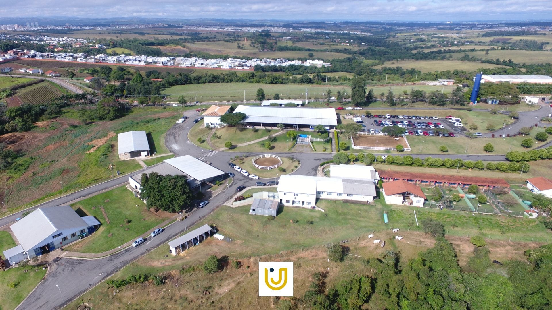 São realizados em torno de 3.500 atendimentos e 400 cirurgias por ano pelo hospital veterinário da UniMAX, que possui aparelhos e exames com tecnologia de ponta.